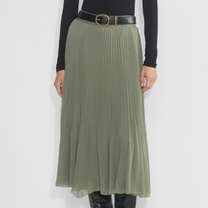 Aritzia Wilfred Twirl Pleated Skirt